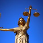 W czym zdoła nam wspomóc radca prawny? W jakich rozprawach i w jakich dziedzinach prawa pomoże nam radca prawny?